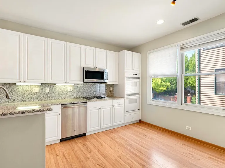 1812 S Dearborn St #U12 — Photo 2