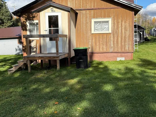 1680 W Franklin St, Iron River, MI 49935