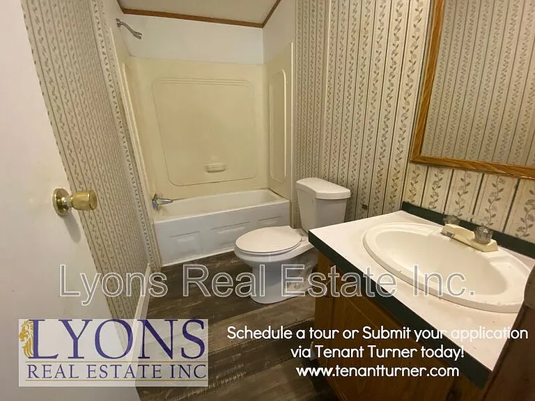 607 Crestview Dr — Photo 6