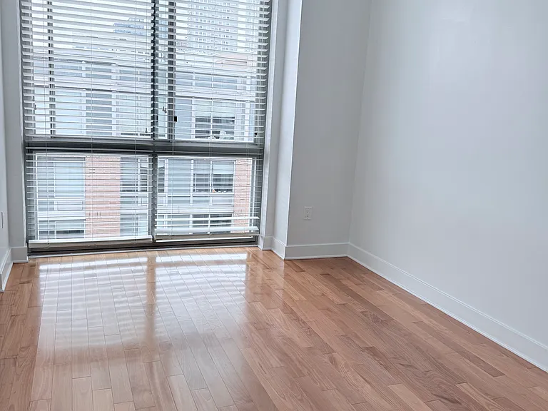 bedroom easily fits queen size bed