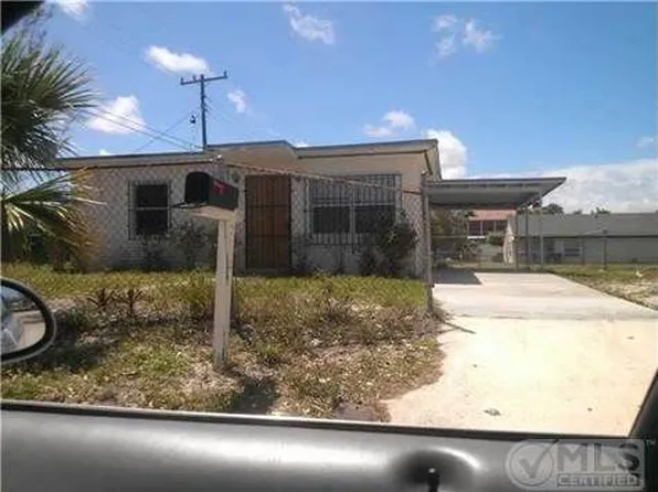 2915 Avenue N, Riviera Beach, FL 33404