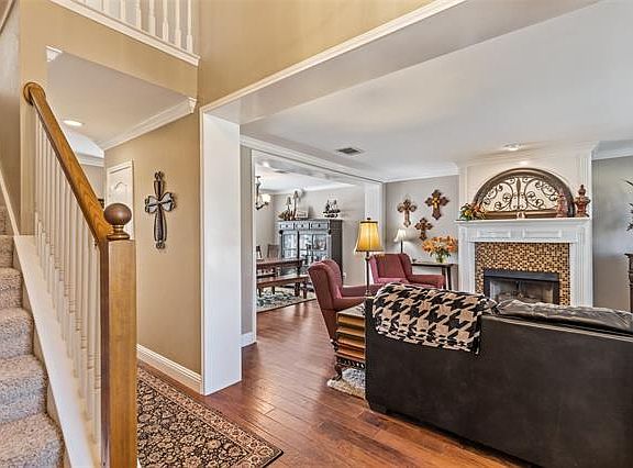 4th image of 2217 Bresee Dr