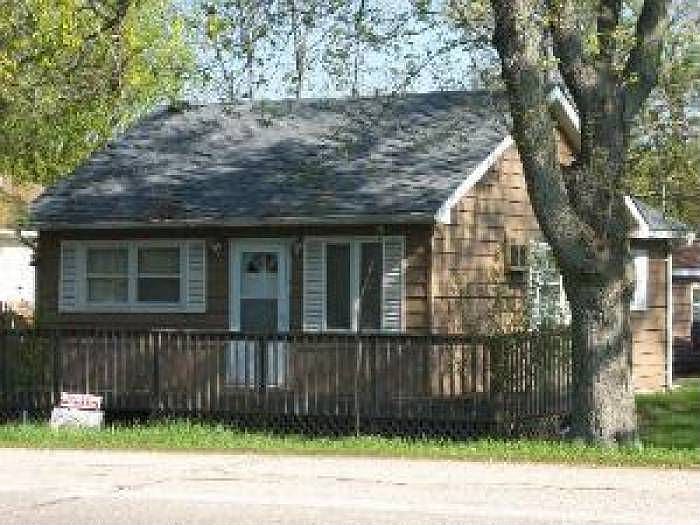 2nd image of 24900 W Rollins Rd