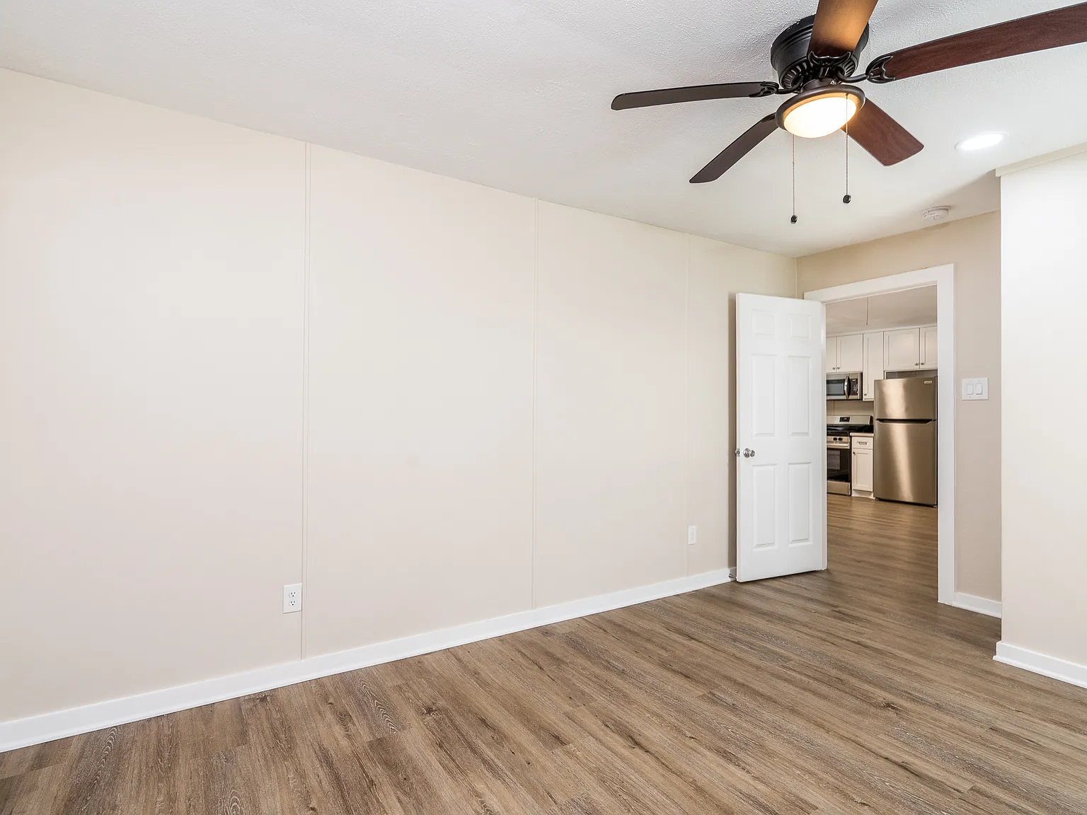 2 bed, 1000 sqft, $1,675 — Photo 3