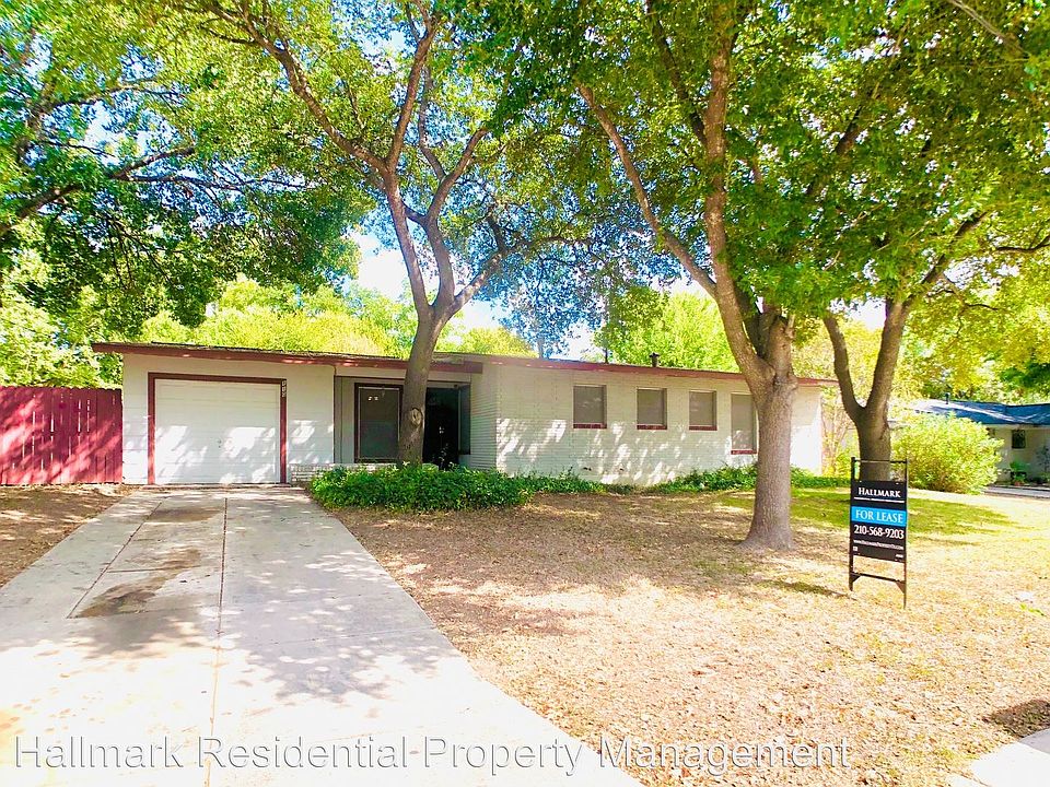 1st image of 110 Oakwood Dr