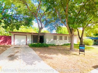 110 Oakwood Dr, San Antonio, TX 78228