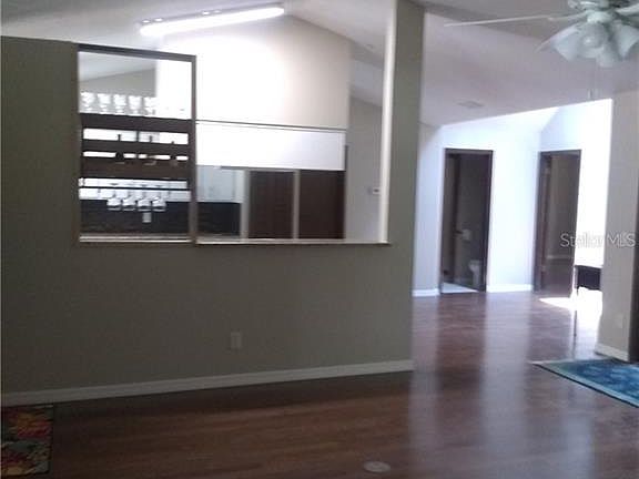 4th image of 521 Gerard Ave