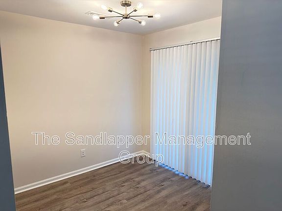 3rd image of 186 Dorchester Manor Blvd #A