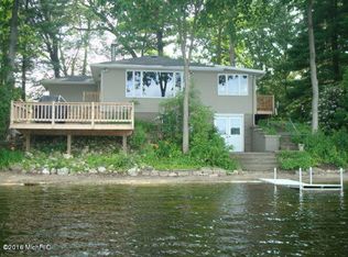 32666 Cable Pkwy, Dowagiac, MI 49047