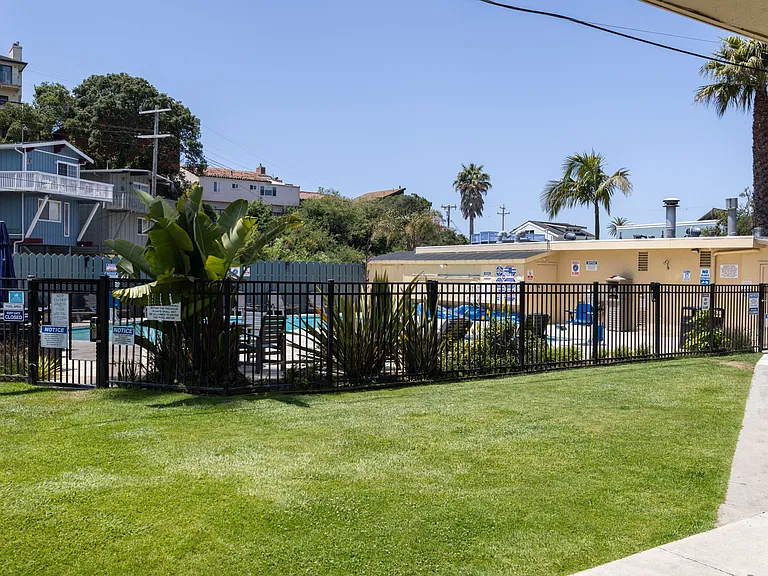 Rio Sands Condominiums — Photo 10