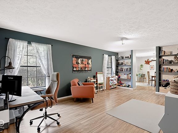 3rd image of 8039 Sandi Ct