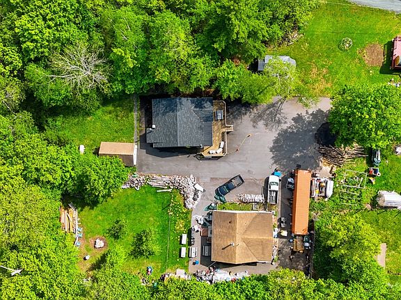 3rd image of 134 Park Ln