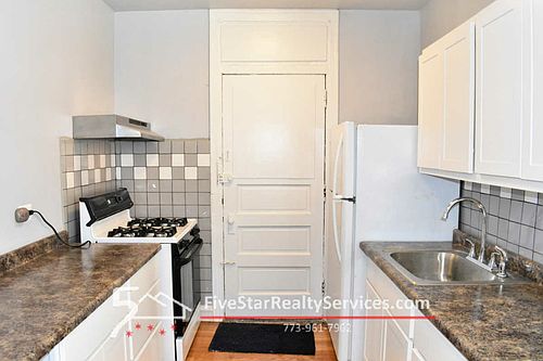 2nd image of 3037 W Lawrence Ave APT 2A