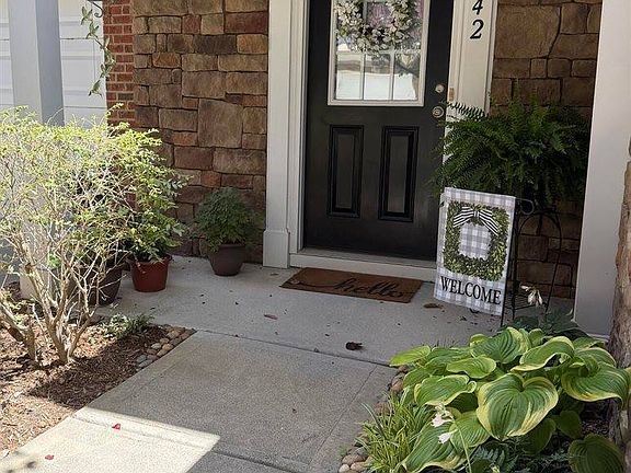2nd image of 7242 Racine Way