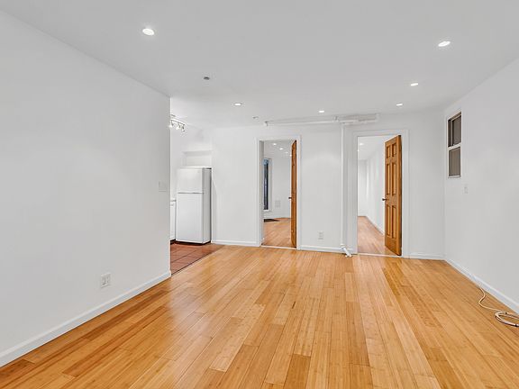 4th image of 249 E 82nd St #2