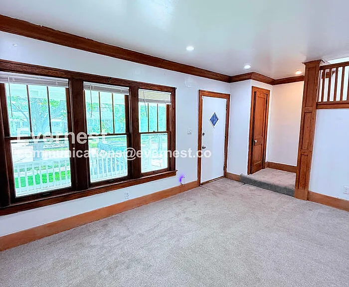 5236 S Clarendon St — Photo 8