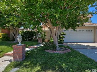 26043 Tierra Dr, Santa Clarita, CA 91355