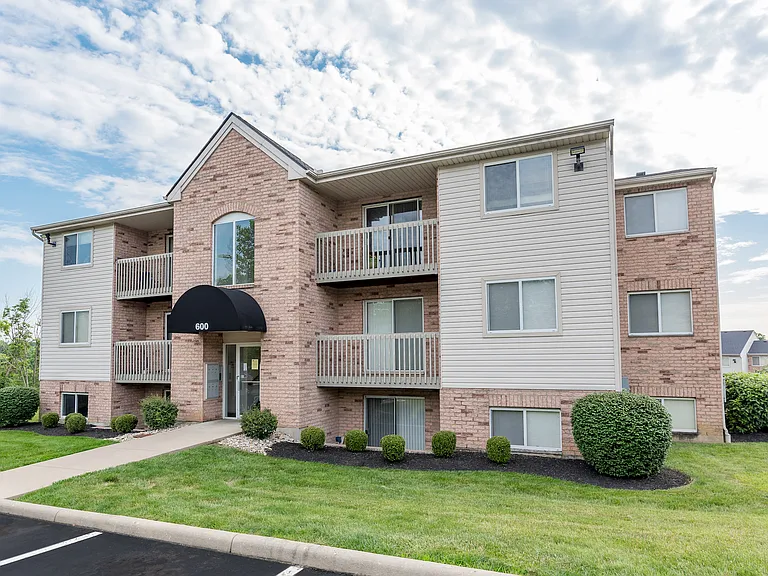Deerfield Crossing Apartments — Photo 17