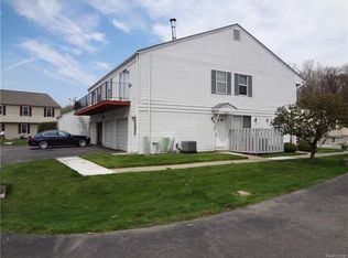 33628 Bayview Dr, Chesterfield, MI 48047