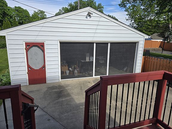 4th image of 800 15th Ave NE