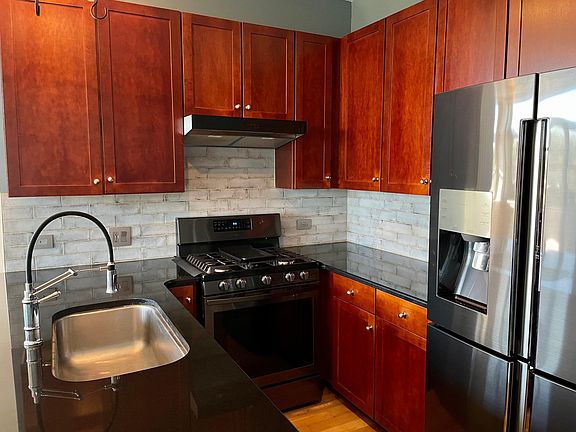 4th image of 2700 W Belmont Ave Unit 405