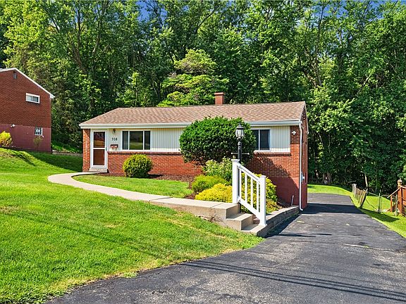 2nd image of 708 Illini Dr