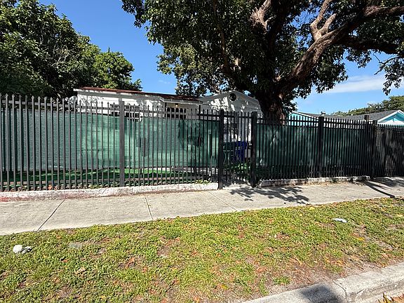 5th image of 235 NW 34th St #1