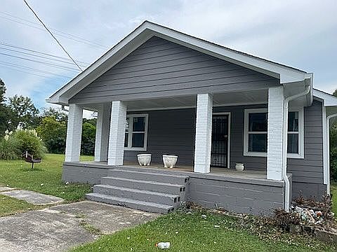 1st image of 924 Mason St