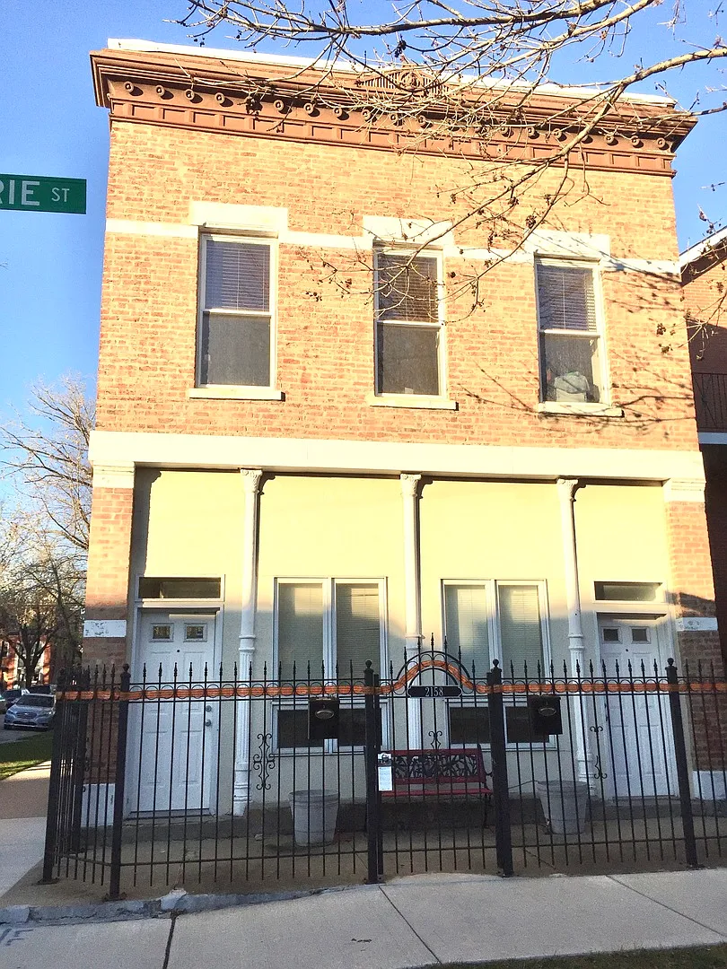3 bed, 1200 sqft, $2,500 — Photo 1