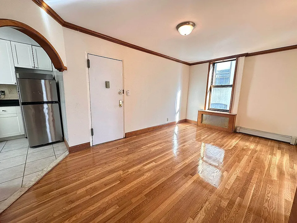 16 E 105th St #94