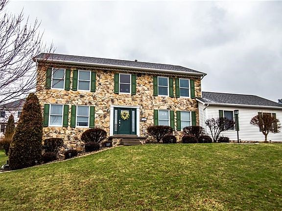 2nd image of 742 Muirfield Dr