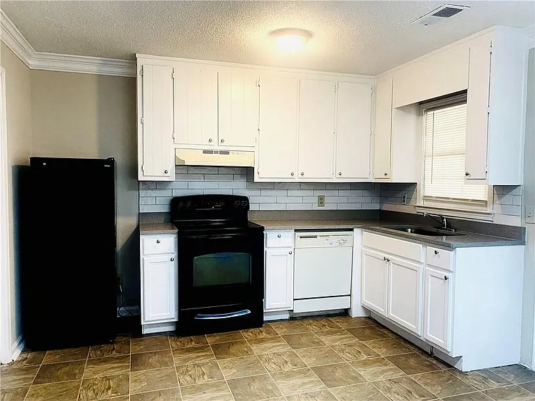 493 Stone Mountain St #P2 — Photo 6