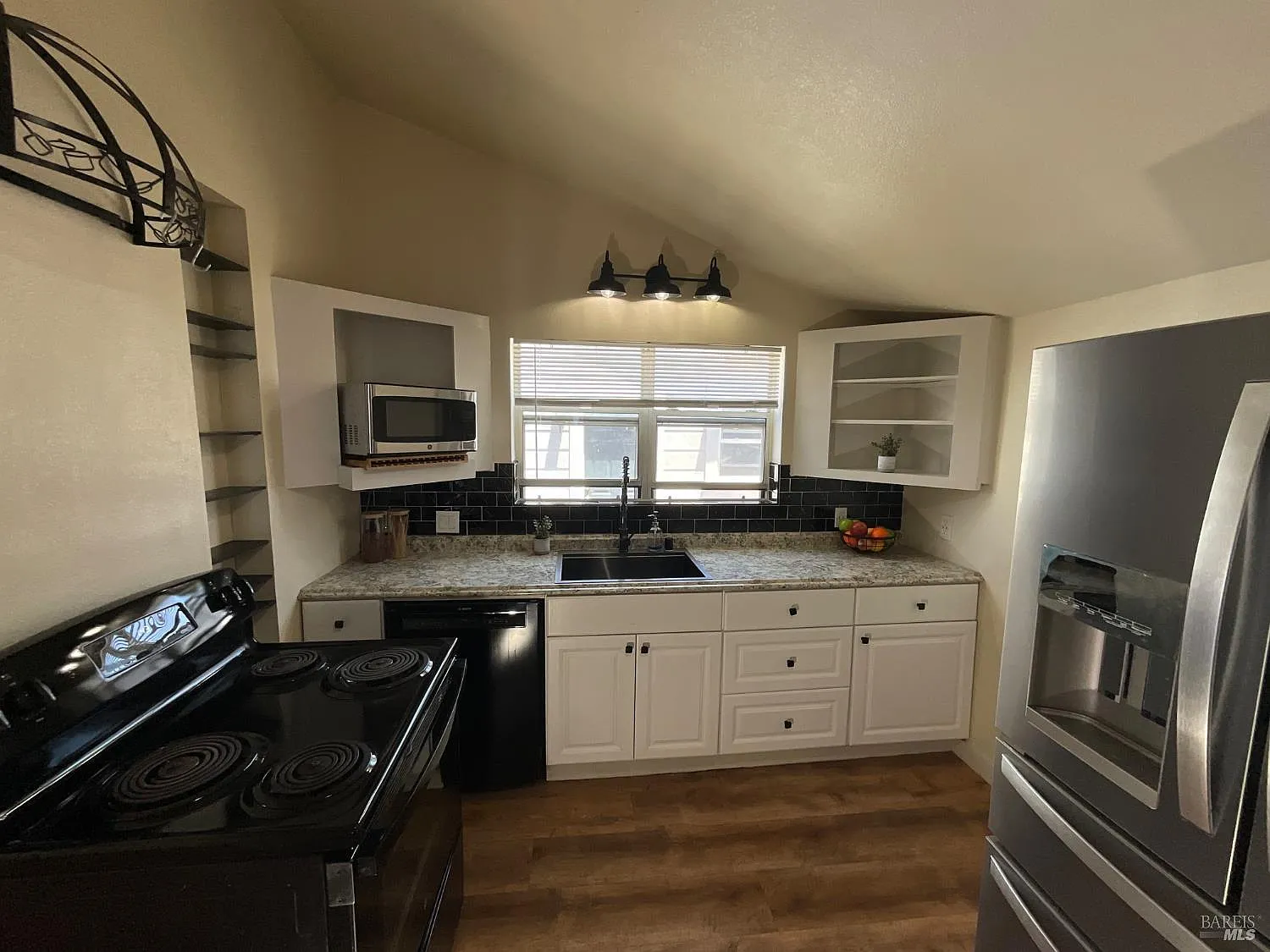 138 W 6th Street - Photo 12