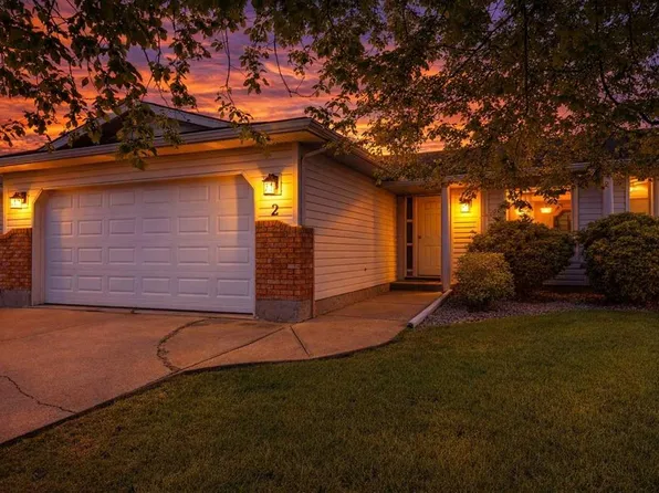 32 SE Dawson St, Red Deer, AB T4R 1V9