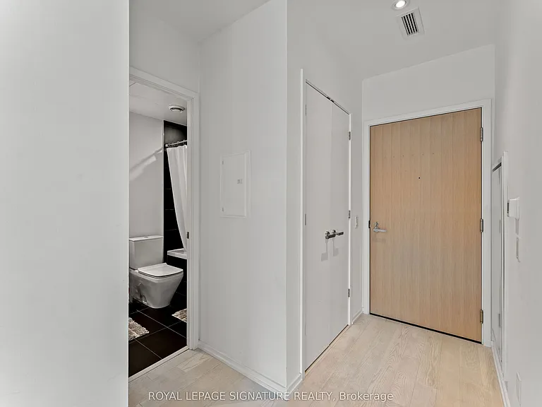 5 Soudan Ave #1629 — Photo 10
