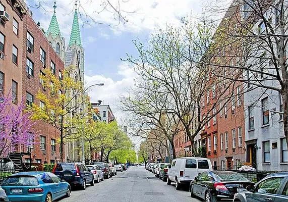 Rented by Buchbinder & Warren | media 25