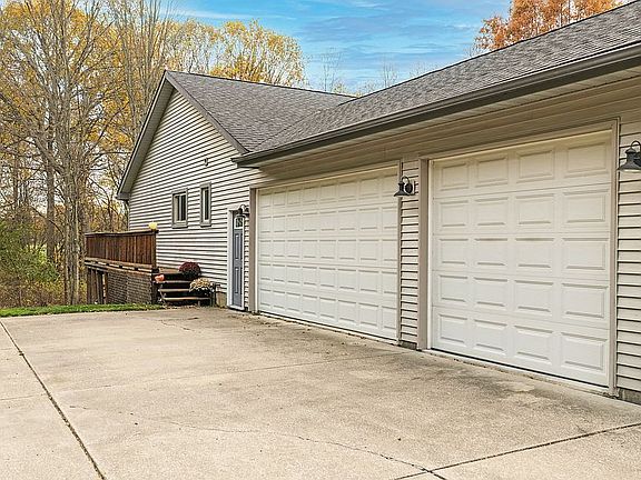 2nd image of 2348 Rochester Rd