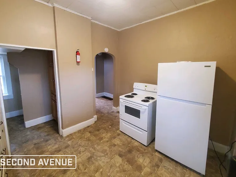 401 N Douglas Ave — Photo 5