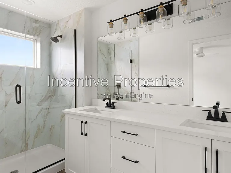 431 Braddock Ave — Photo 4