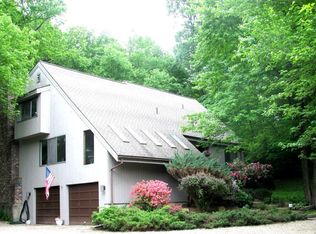 56 Chipping Stone Ct, Cheshire, CT 06410