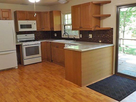 2nd image of 13 Nioka Dr