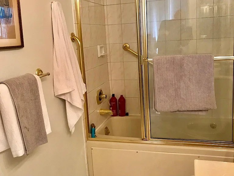 8349 Blackburn Ave #302 — Photo 105