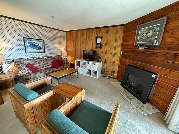 3rd image of 206B Summit Dr