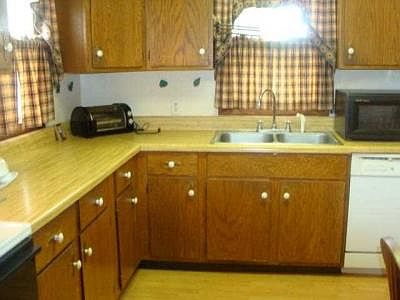3rd image of 1086 Tharp St