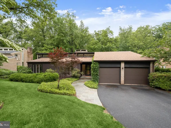 8805 Quiet Stream Ct, Potomac, MD 20854