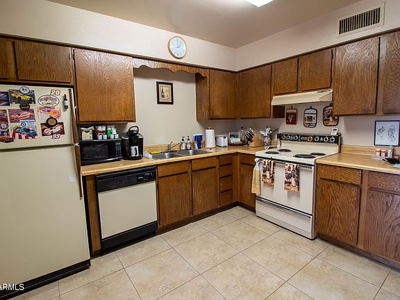4th image of 5825 E University Dr