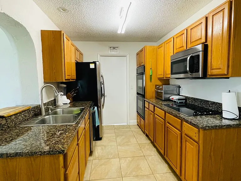 18310 Burkholder Cir — Photo 3