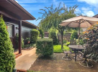 2137 Hammond Pl E, Traverse City, MI 49686