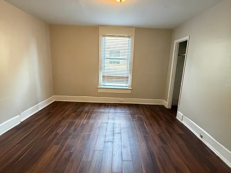 1605 Avenue I — Photo 3