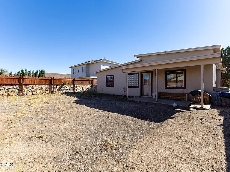 14269 Desert Fire Ct — Photo 19